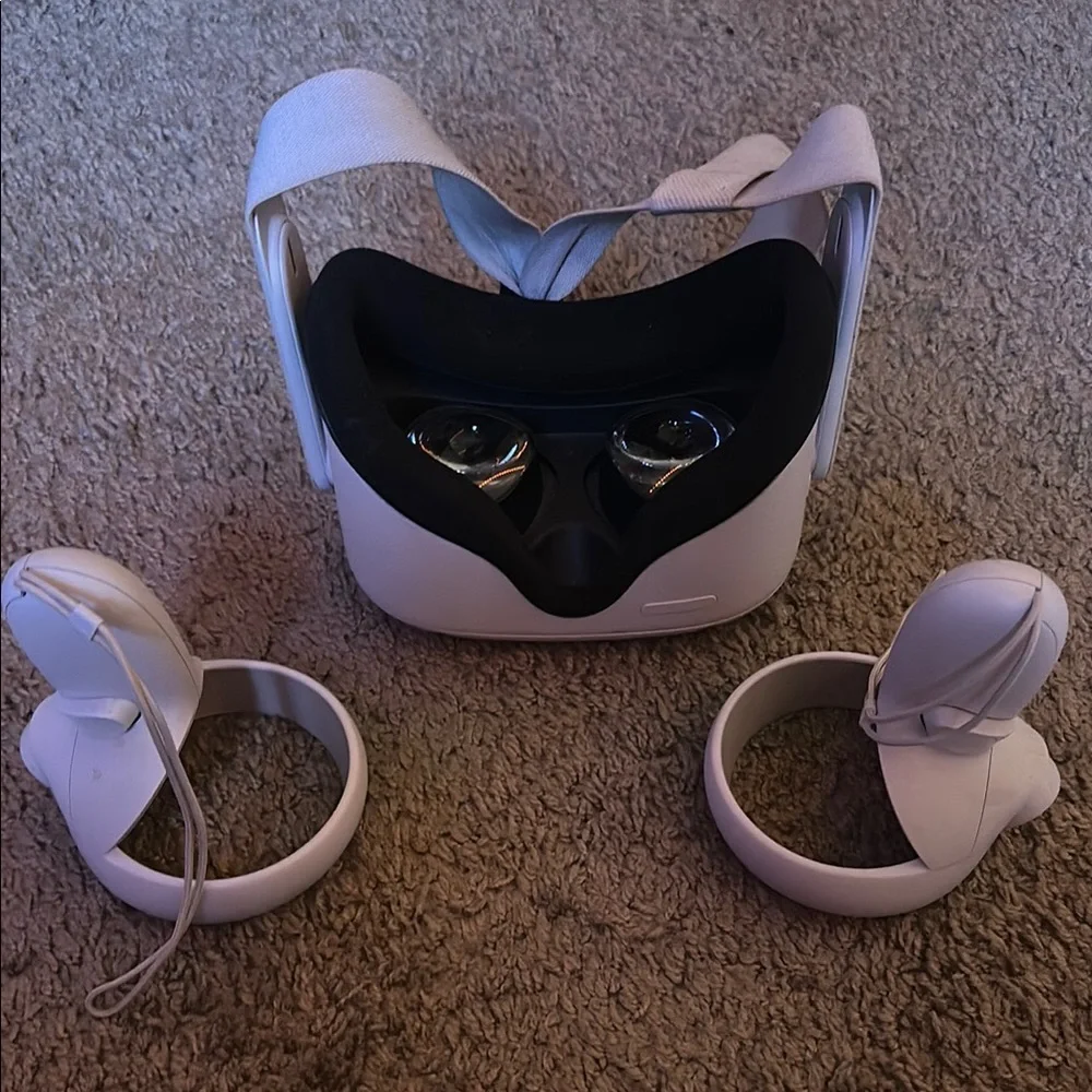 Oculus Quest 2 White Standalone VR Headset